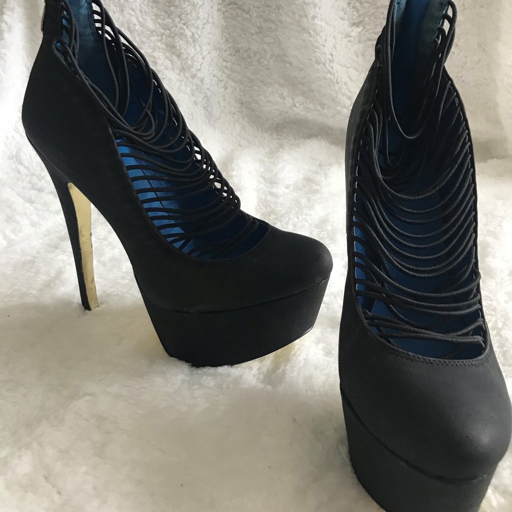 Closed Toe Heels - image 2